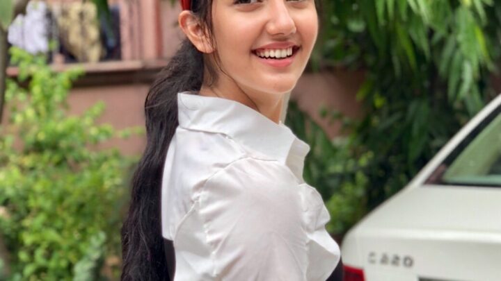 Ashnoor Kaur Biography: Boyfriend, Age, TV Shows, Movies, Net Worth, Sister, Height, Instagram, Avneet Kaur, Religion, Songs, Serial, Wikipedia, Class