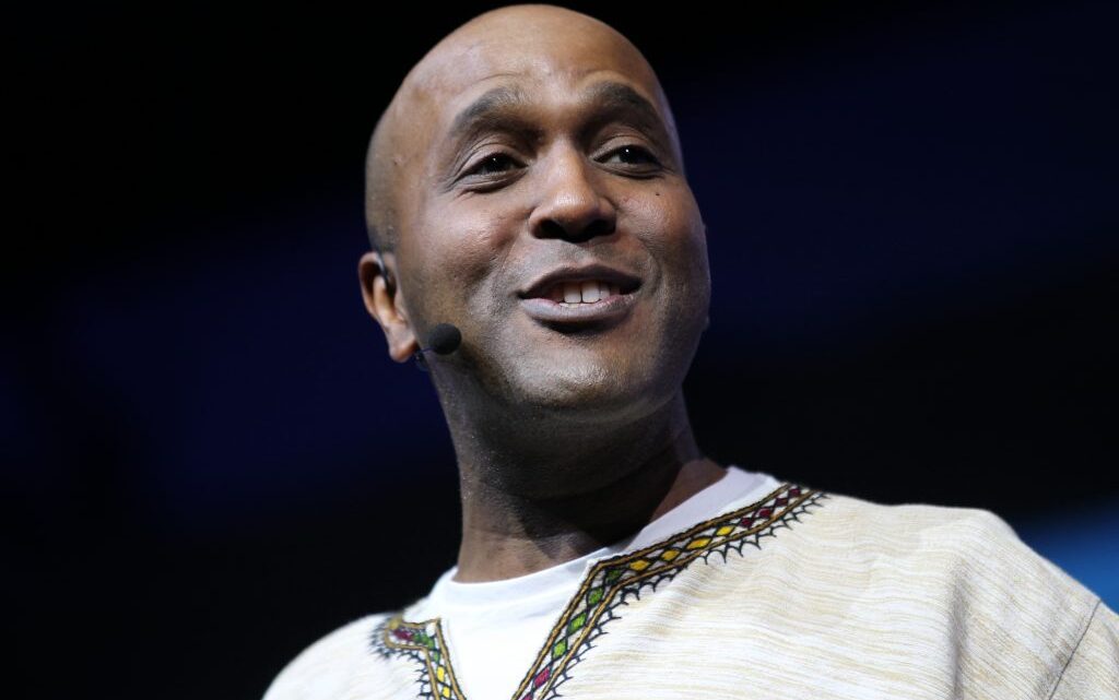 Mawi Asgedom Biography: Age, Wife, Net Worth, Books, Age, Family, Awards, Pronunciation, Wikipedia, Children, Photos Mawi Asgedom Biography: Age, Wife, Net Worth, Books, Age, Family, Awards, Pronunciation, Wikipedia, Children, Photos