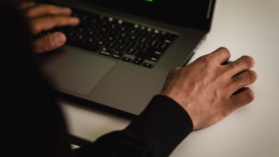 Ways to Be More Cautious While Using the Internet Ways to Be More Cautious While Using the Internet