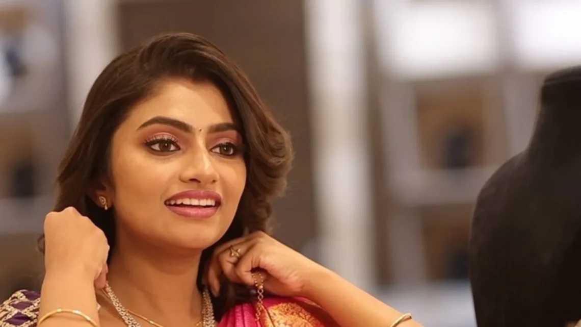 VJ Archana ‘Raja Rani 2’ Chandhoke Biography: Age, Family, Net Worth, Daughter, Husband, House, Sister, Instagram, Salary, Wikipedia, News VJ Archana ‘Raja Rani 2’ Chandhoke Biography: Age, Family, Net Worth, Daughter, Husband, House, Sister, Instagram, Salary, Wikipedia, News