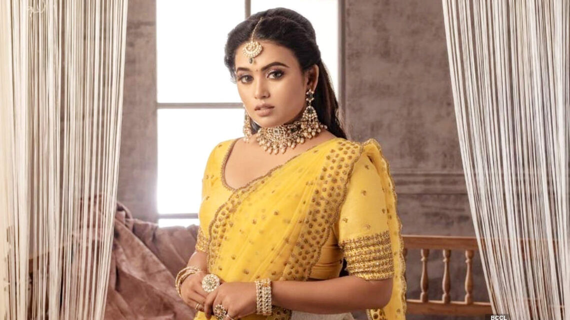 Farina Azad Biography: Age, Husband, Net Worth, Baby Name, Salary, Marriage Date, Instagram, Photos, Birthday, Wikipedia, Facebook Farina Azad Biography: Age, Husband, Net Worth, Baby Name, Salary, Marriage Date, Instagram, Photos, Birthday, Wikipedia, Facebook