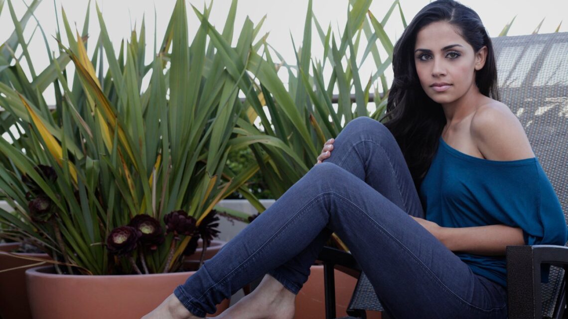Nishi Munshi Biography: Boyfriend, Age, Husband, Nationality, Wikipedia, Net Worth, Height, IMDb, Originals, Pretty Little Liars, Vampire Diaries Nishi Munshi Biography: Boyfriend, Age, Husband, Nationality, Wikipedia, Net Worth, Height, IMDb, Originals, Pretty Little Liars, Vampire Diaries