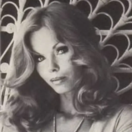 Merrit Malloy Biography: Poems, Age, Husband, Epitaph, Net Worth, Wikipedia, Quotes, Books, Website, Height, Meaning, Still Alive?