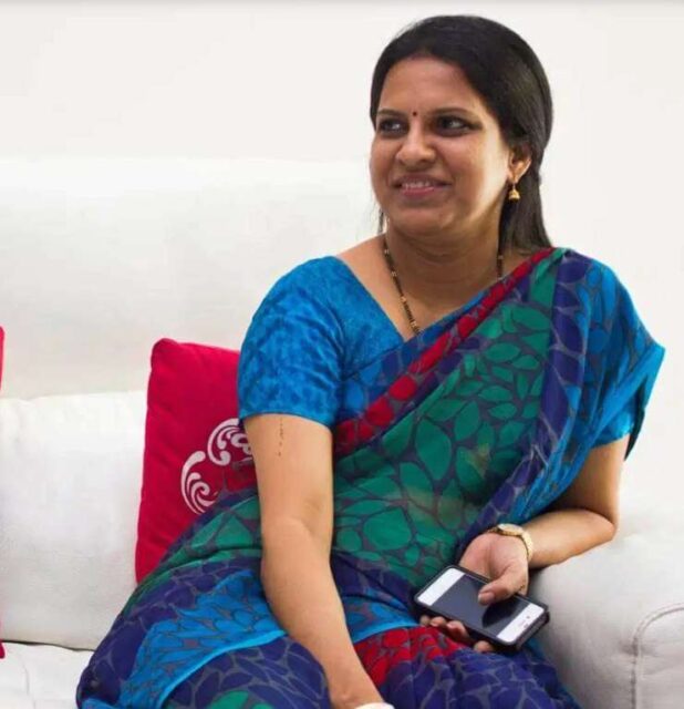 Bharathi Baskar Bio, Health, Age, Latest News, Net Worth, Daughter, Husband, Salary, Wikipedia, Father, Family, Books, Contact Number