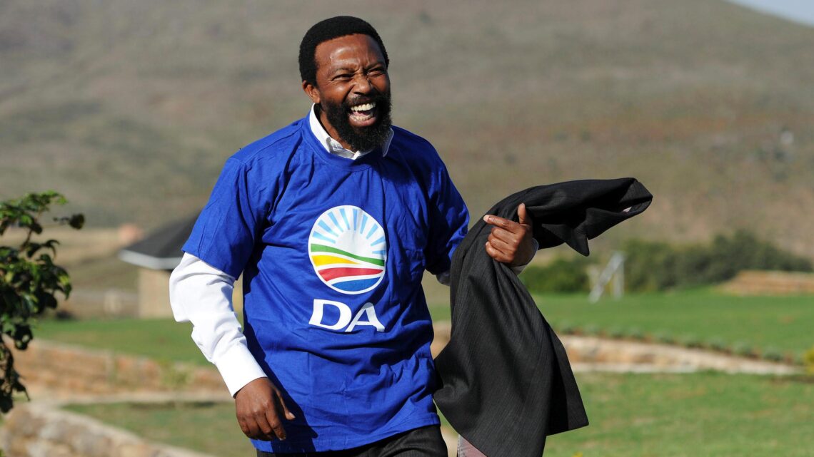 King Buyelekhaya Dalindyebo Biography: Net Worth, Education, Wife, Age, House, Salary, Brothers, Wikipedia, News, Videos, Cars, DNA Result, Family Tree King Buyelekhaya Dalindyebo Biography: Net Worth, Education, Wife, Age, House, Salary, Brothers, Wikipedia, News, Videos, Cars, DNA Result, Family Tree