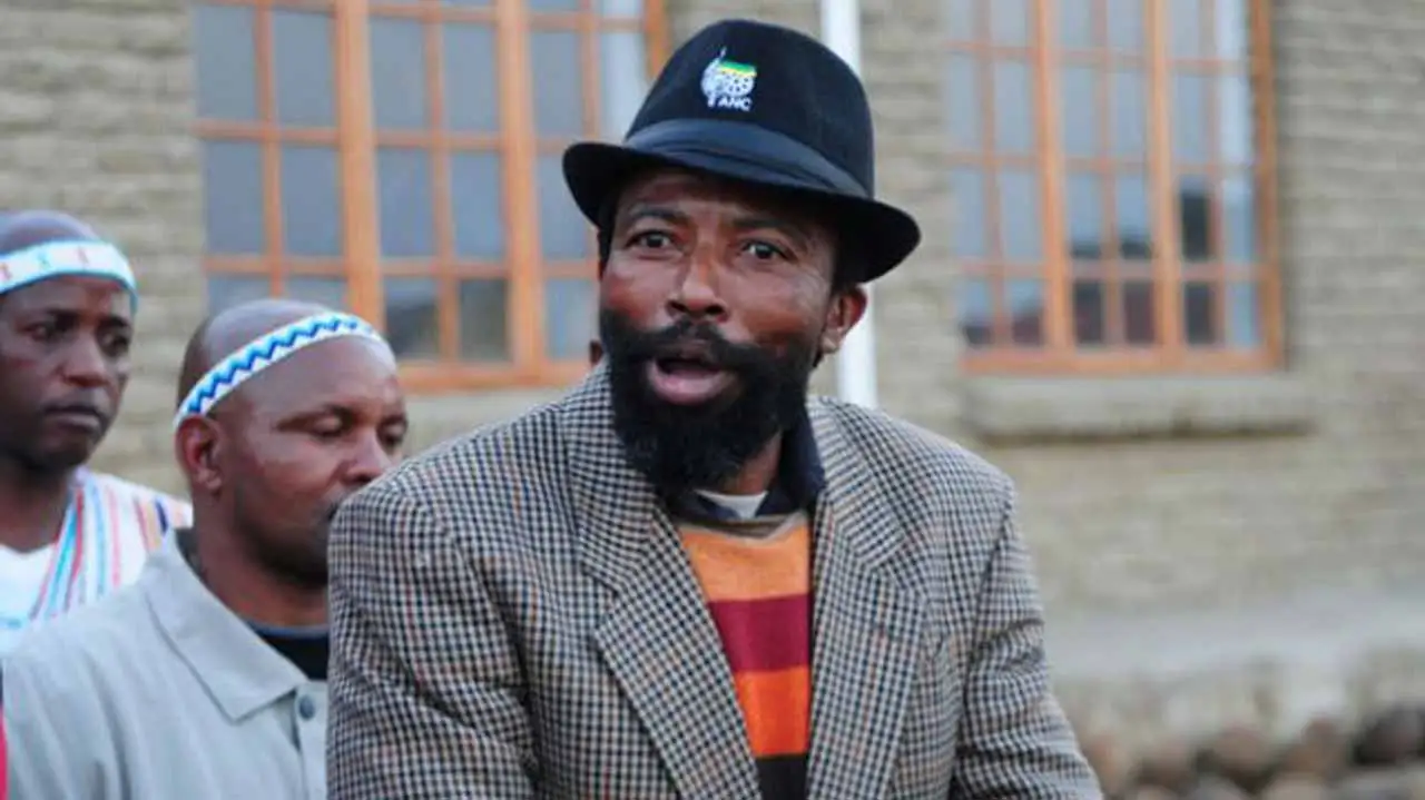 King Buyelekhaya Dalindyebo