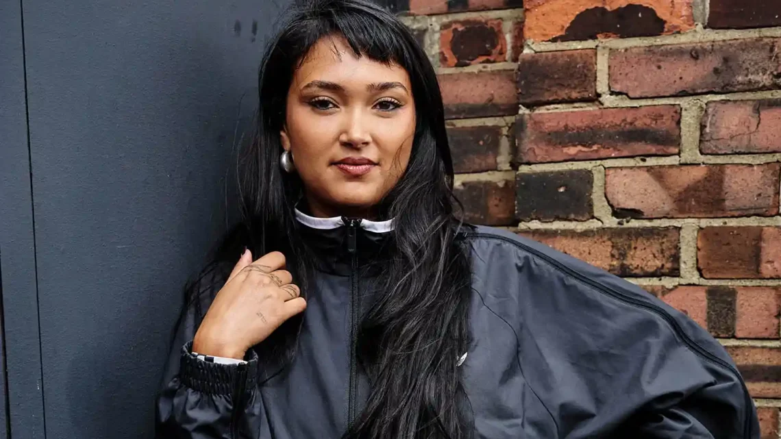 Joy Crookes Biography: Parents, Albums, Net Worth, Songs, Age, Ethnicity, Lyrics, Instagram, Partner, Boyfriend, Tickets, Amy Winehouse, Wiki Joy Crookes Biography: Parents, Albums, Net Worth, Songs, Age, Ethnicity, Lyrics, Instagram, Partner, Boyfriend, Tickets, Amy Winehouse, Wiki