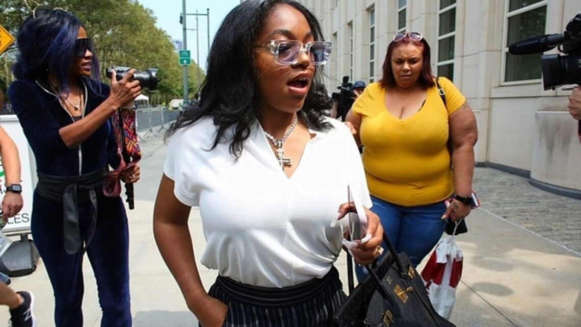 Azriel Clary Biography: Age, Boyfriend, Twitter, Testimony, Net Worth, Parents, Instagram, R. Kelly, Interview, Height, Married Husband, Wikipedia Azriel Clary Biography: Age, Boyfriend, Twitter, Testimony, Net Worth, Parents, Instagram, R. Kelly, Interview, Height, Married Husband, Wikipedia