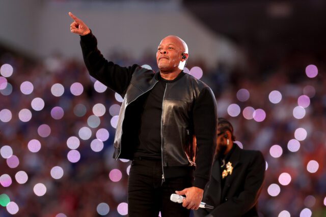 Dr. Dre Bio, Net Worth, Wife, Songs, Age, Children, Albums, Brother, Beats, Daughter, GTA, Health, Lyrics, Wikipedia, Height, Siblings