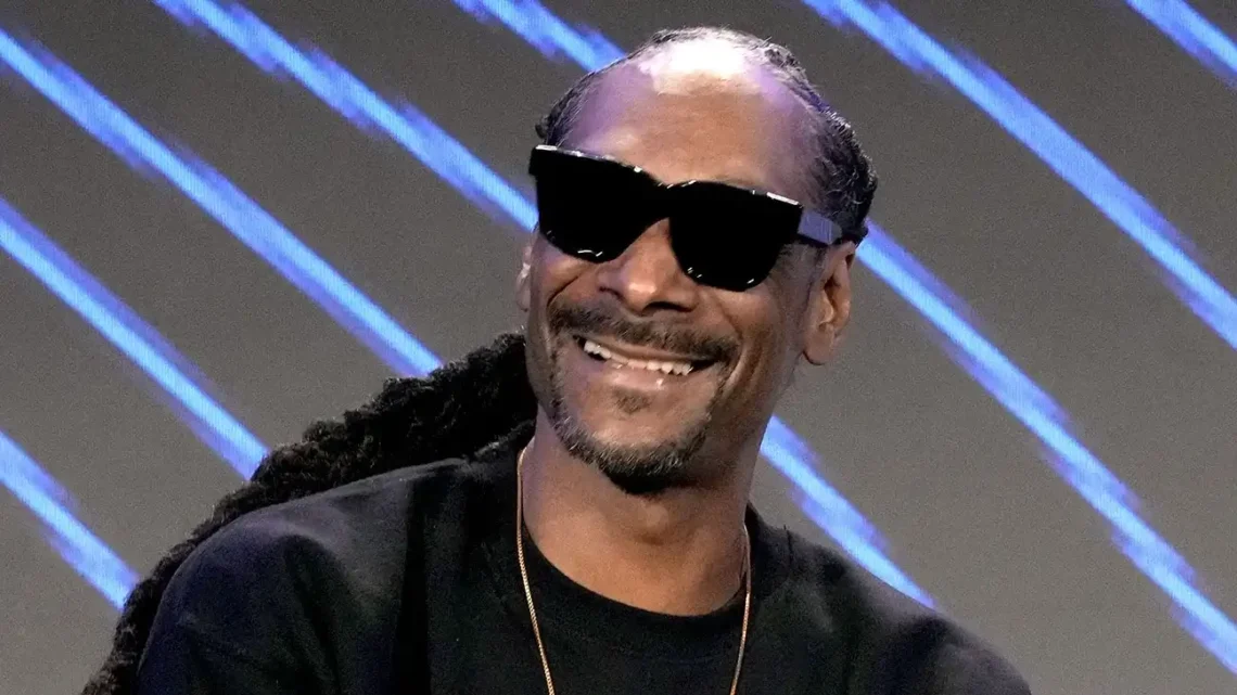 Snoop Dogg Biography: Age, Wife, Net Worth, Songs, Age, Young, Movies, Children, Family, Albums, Height, Real Name, Wikipedia Snoop Dogg Biography: Age, Wife, Net Worth, Songs, Age, Young, Movies, Children, Family, Albums, Height, Real Name, Wikipedia