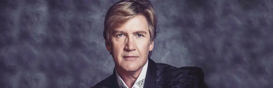 Jannie Moolman Biography: Age, Net Worth, Songs, Ex-Wife, Ongeluk, Troue, Birth Date, Wedding Photos, Wikipedia, Partner