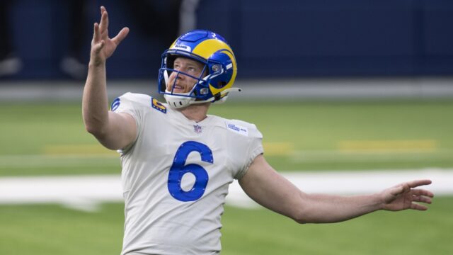 John Hekker Bio, Salary, Wife, Age, Net Worth, Parents, High School, Family, House, NFL, Contract, Stats, Masked Singer, Wikipedia