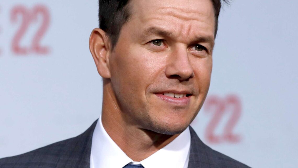 Mark Wahlberg Biography: Wife, Children, Age, Movies, Net Worth, Brother, Young, Siblings, Height, House, Mom, Wikipedia, Instagram Mark Wahlberg Biography: Wife, Children, Age, Movies, Net Worth, Brother, Young, Siblings, Height, House, Mom, Wikipedia, Instagram