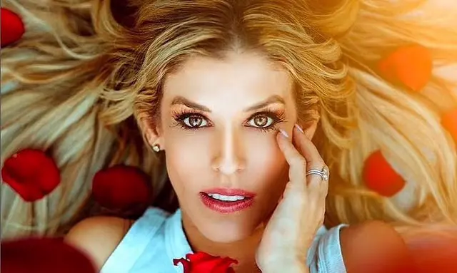 Rebecca Zamolo Biography: Age, Husband, Baby, Merch, Net Worth, Instagram, Book, Movies, Songs, YouTube, TikTok, Phone Number, Wikipedia Rebecca Zamolo Biography: Age, Husband, Baby, Merch, Net Worth, Instagram, Book, Movies, Songs, YouTube, TikTok, Phone Number, Wikipedia