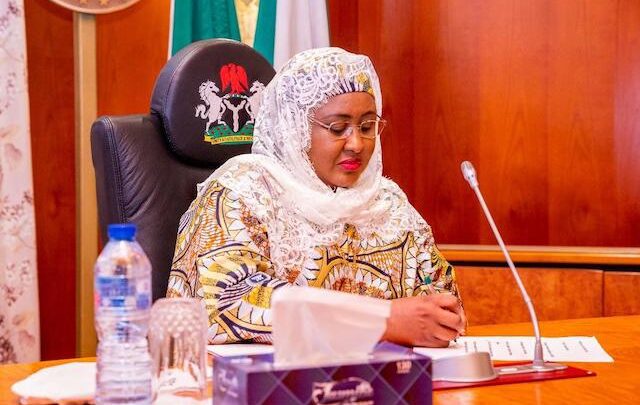 Aisha Buhari Biography: Age, News, Husband, Net Worth, Children, Dinner, WhatsApp & Phone Number, Facebook, Cup, Video, Wikipedia