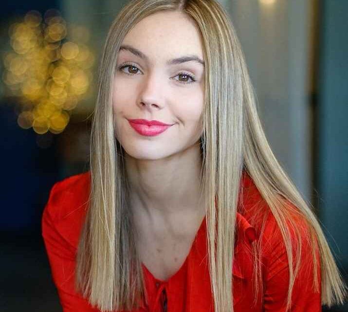 Alex French Biography: Age, Height, Boyfriend, Parcast, TikTok, Net Worth, Birthday, Instagram, Journalist, Musician, Animal, Wikipedia, College Alex French Biography: Age, Height, Boyfriend, Parcast, TikTok, Net Worth, Birthday, Instagram, Journalist, Musician, Animal, Wikipedia, College