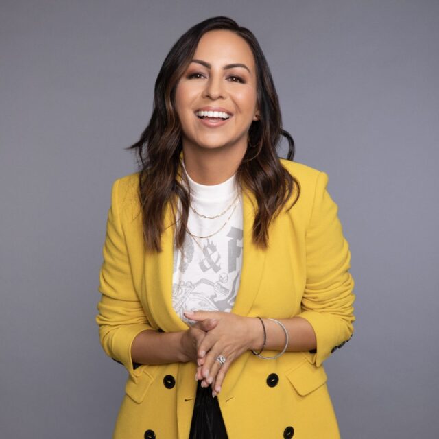 Anjelah Johnson Biography, Husband, Movies, Net Worth, Kids, Age, Surgery, TV Shows, Tour, Ethnicity, Book, Wikipedia, Nails, Netflix, Tickets