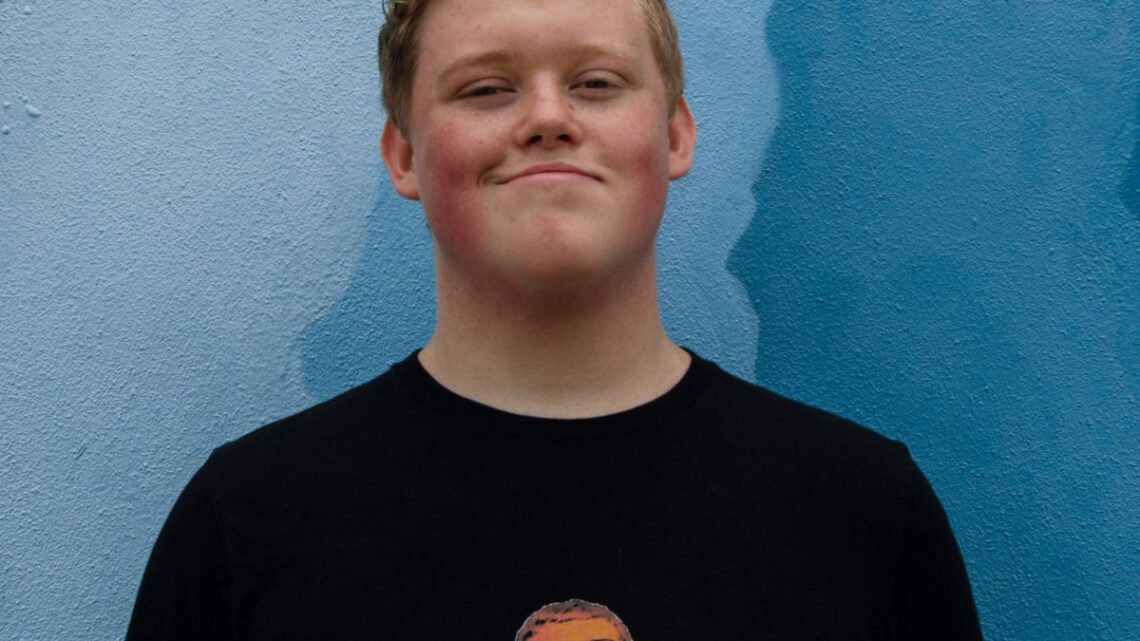 Brandon Bowen Biography: Age, Girlfriend, Net Worth, YouTube, Vine, Instagram, TikTok, Wikipedia, Photos Brandon Bowen Biography: Age, Girlfriend, Net Worth, YouTube, Vine, Instagram, TikTok, Wikipedia, Photos