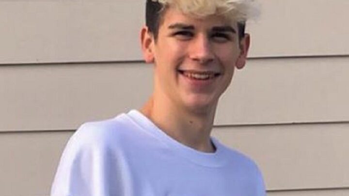 Derkslurp Biography: Age, Boyfriend, Height, Gender, Net Worth, Merch, Girlfriend, Pictures, TikTok, Real Name, YouTube, House, Feet, Wikipedia, Gay?