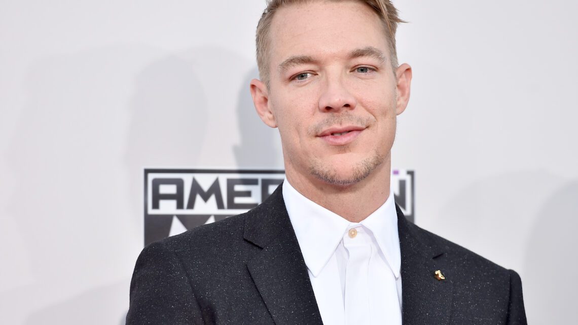 Diplo Biography: Net Worth, Songs, Age, Wife, Instagram, Real Name, Genre, Children, Girlfriend, Young, Tour, Friends, Wikipedia Diplo Biography: Net Worth, Songs, Age, Wife, Instagram, Real Name, Genre, Children, Girlfriend, Young, Tour, Friends, Wikipedia