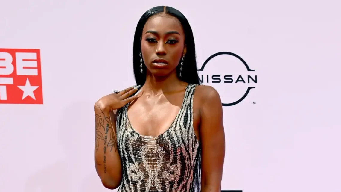 Flo Milli Biography: Height, Boyfriend, Age, Net Worth, Songs, Real Name, Instagram, Mother, Beef FloMix, Backpack, Wikipedia, Braces