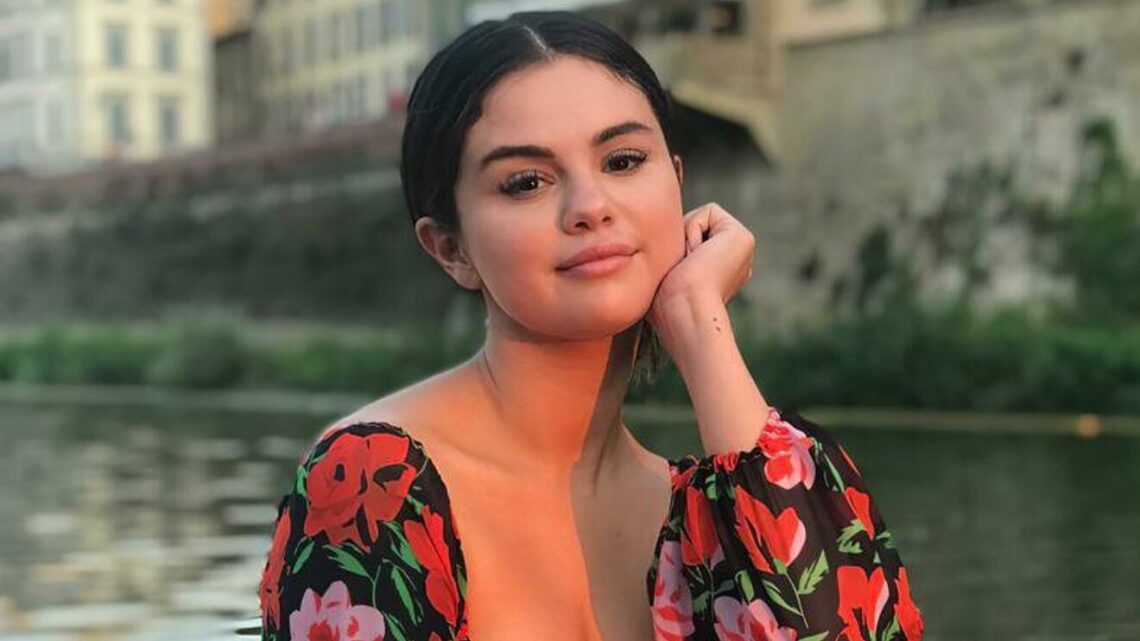 Selena Gomez Biography: Age, Husband, Net Worth, Songs, Instagram, Boyfriend, Albums, Parents, Movies, TV Shows, Siblings, Wikipedia, Website Selena Gomez Biography: Age, Husband, Net Worth, Songs, Instagram, Boyfriend, Albums, Parents, Movies, TV Shows, Siblings, Wikipedia, Website