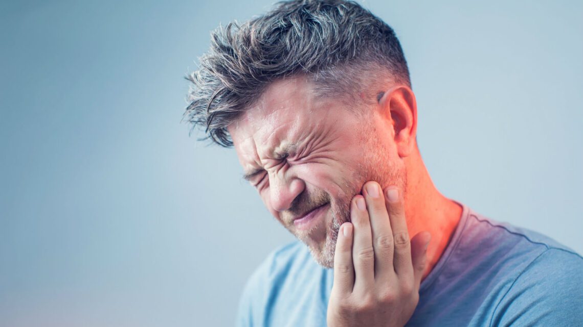 Symptoms, Causes, and Treatment Plan to Cure Toothache