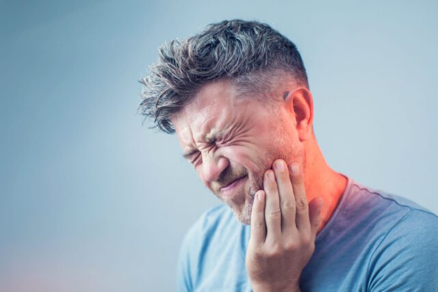 Symptoms, Causes, and Treatment Plan to Cure Toothache