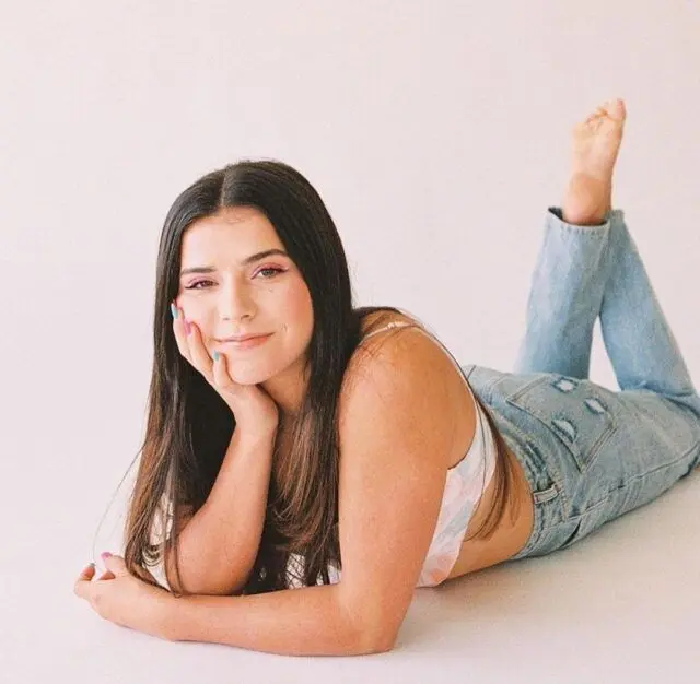 Halle Pitman Biography: Age, Height, Boyfriend, Instagram, Sisters, Net Worth, Reddit, Birthday, James Wright, Wikipedia Halle Pitman Biography: Age, Height, Boyfriend, Instagram, Sisters, Net Worth, Reddit, Birthday, James Wright, Wikipedia