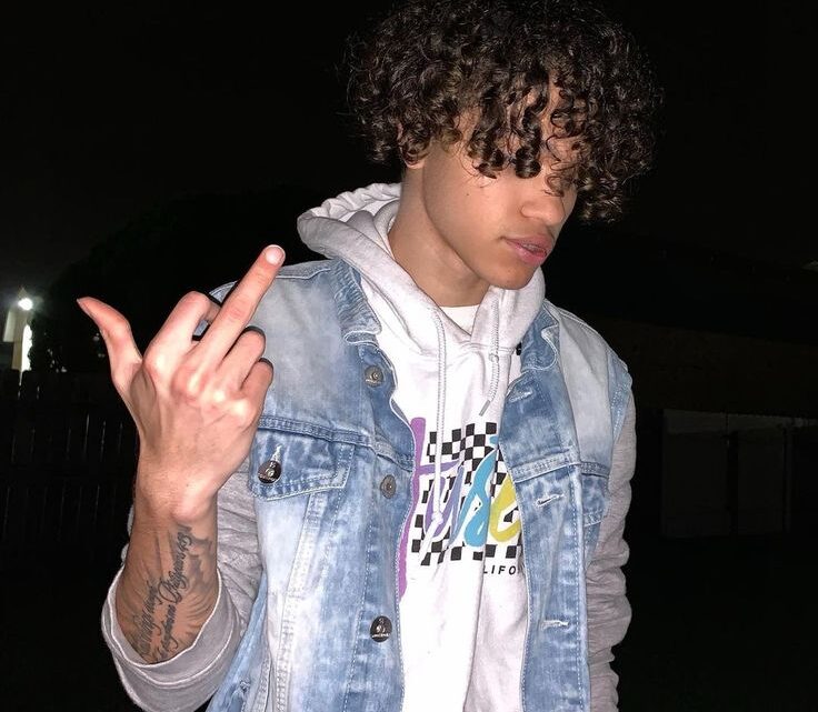 Alantae Nicholas (Taetoowavy) Biography: Race, Net Worth, Height, Age, YouTube, Girlfriend, Instagram, Wikipedia, Parents, Real Name Alantae Nicholas (Taetoowavy) Biography: Race, Net Worth, Height, Age, YouTube, Girlfriend, Instagram, Wikipedia, Parents, Real Name