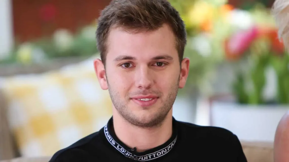 Todd Chrisley’s son Chase Chrisley Biography: Daughter, Net Worth, Wife, Parents, Girlfriend, Facebook, Siblings, Family, Height, Instagram, Teeth, Wikipedia