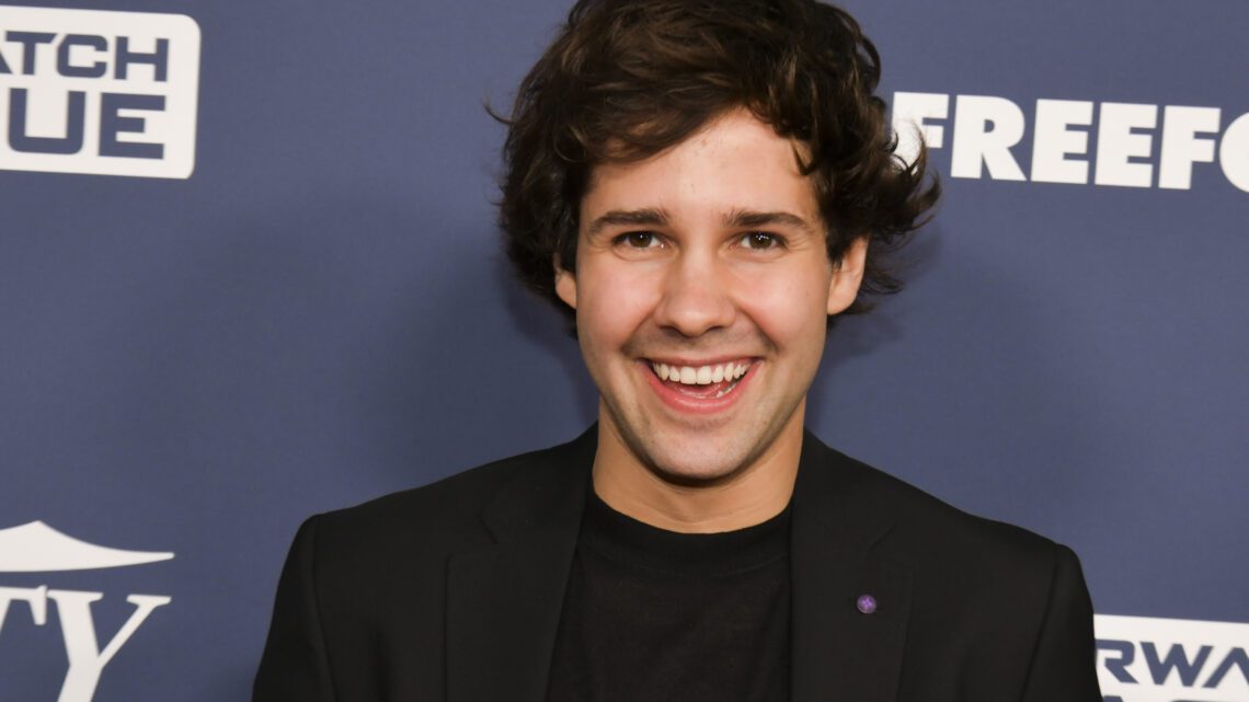 David Dobrik Biography: Girlfriend, Net Worth, TikTok, Age, Friends, House, Wife, Movies, TV Shows, YouTube, Wikipedia, Twitter David Dobrik Biography: Girlfriend, Net Worth, TikTok, Age, Friends, House, Wife, Movies, TV Shows, YouTube, Wikipedia, Twitter