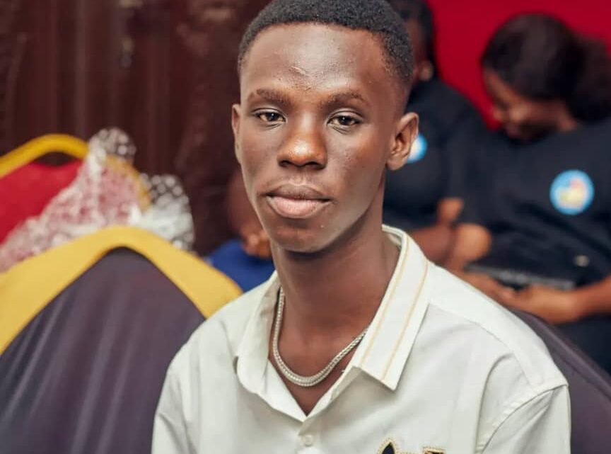 Ebube Emelue Biography: Age, Family, Blog, Net Worth, Wikipedia, Photos, Instagram Ebube Emelue Biography: Age, Family, Blog, Net Worth, Wikipedia, Photos, Instagram
