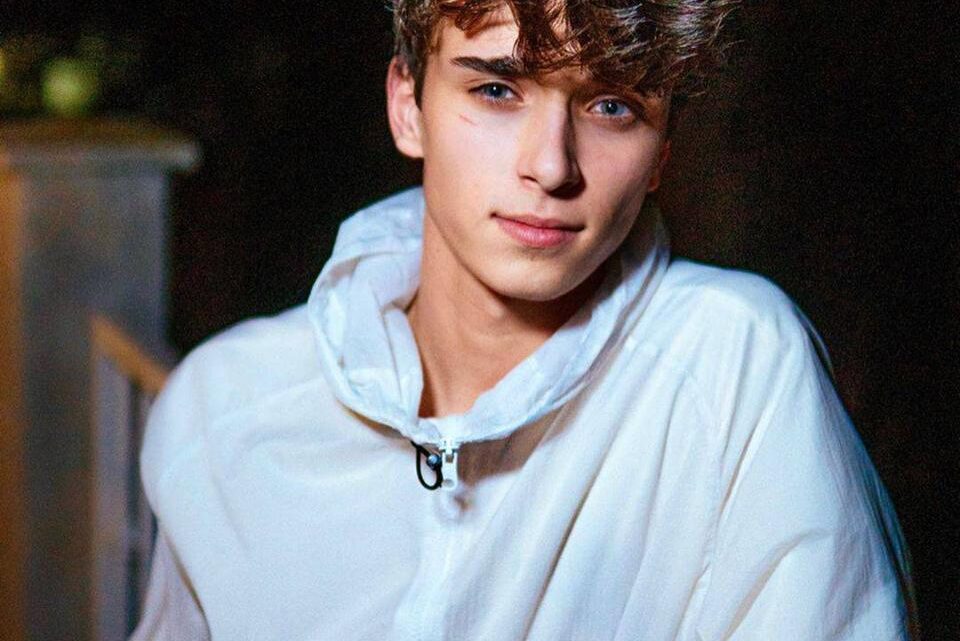Josh Richards Biography: Height, Girlfriend, Age, TikTok, Net Worth, Parents, Movies, Sister, The Voice, Hair, YouTube, Nessa Barrett, Wikipedia Josh Richards Biography: Height, Girlfriend, Age, TikTok, Net Worth, Parents, Movies, Sister, The Voice, Hair, YouTube, Nessa Barrett, Wikipedia