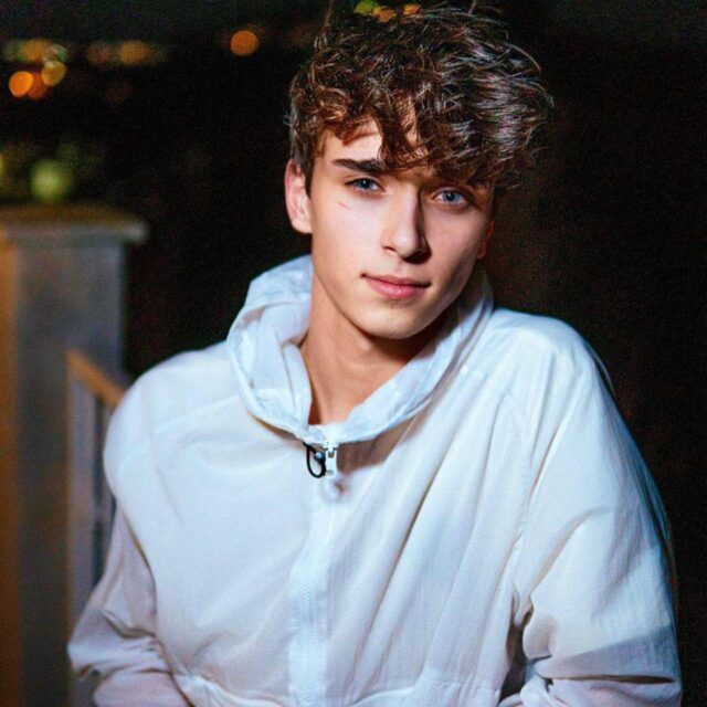 Josh Richards Biography, Height, Girlfriend, Age, TikTok, Net Worth, Parents, Movies, Sister, The Voice, Hair, YouTube, Nessa Barrett, Wikipedia