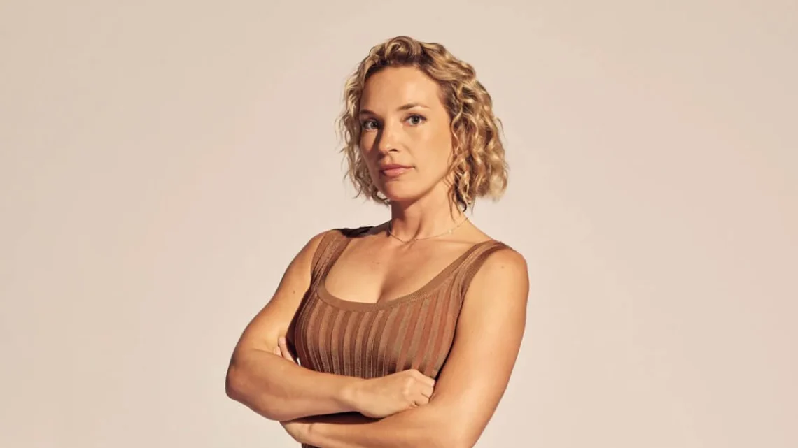 Perdita Weeks Biography: Husband, Age, Height, Net Worth, Back Surgery, Children, Instagram, Walking, Twins, Disability, Wikipedia