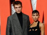 Robert Pattinson Bio, Wife, Age, Batman, Net Worth, Height, Instagram, Movies, Girlfriend, Meme, Young, Wikipedia, Partner, Siblings