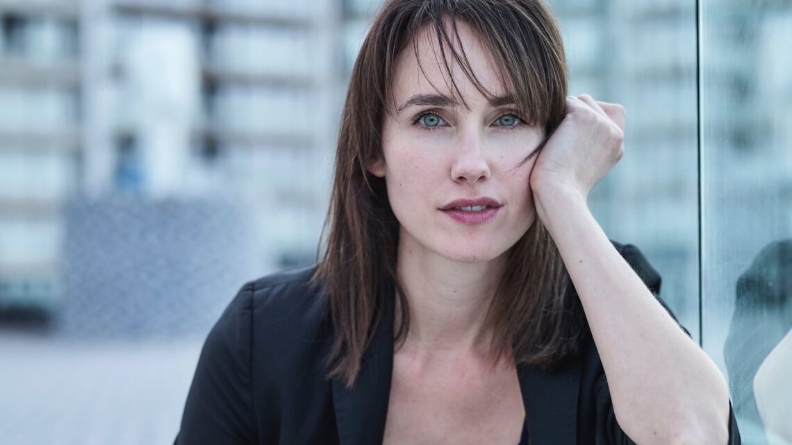 Sand Van Roy Biography: Movies, Net Worth, Height, Husband, TV Shows, Reddit, Wikipedia, Boyfriend, Instagram, Twitter Sand Van Roy Biography: Movies, Net Worth, Height, Husband, TV Shows, Reddit, Wikipedia, Boyfriend, Instagram, Twitter