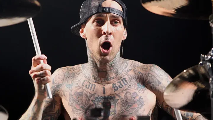 Travis Barker Biography: Net Worth, Songs, Age, Girlfriend, Height, Spouse, Tattoo, Daughter, Kourtney Kardashian, Atiana De La Hoya, Wikipedia