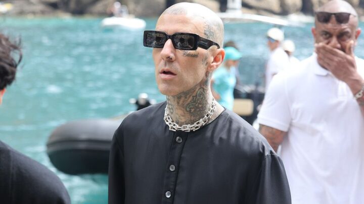 Travis Barker Biography: Net Worth, Songs, Age, Girlfriend, Height, Spouse, Tattoo, Daughter, Kourtney Kardashian, Atiana De La Hoya, Wikipedia