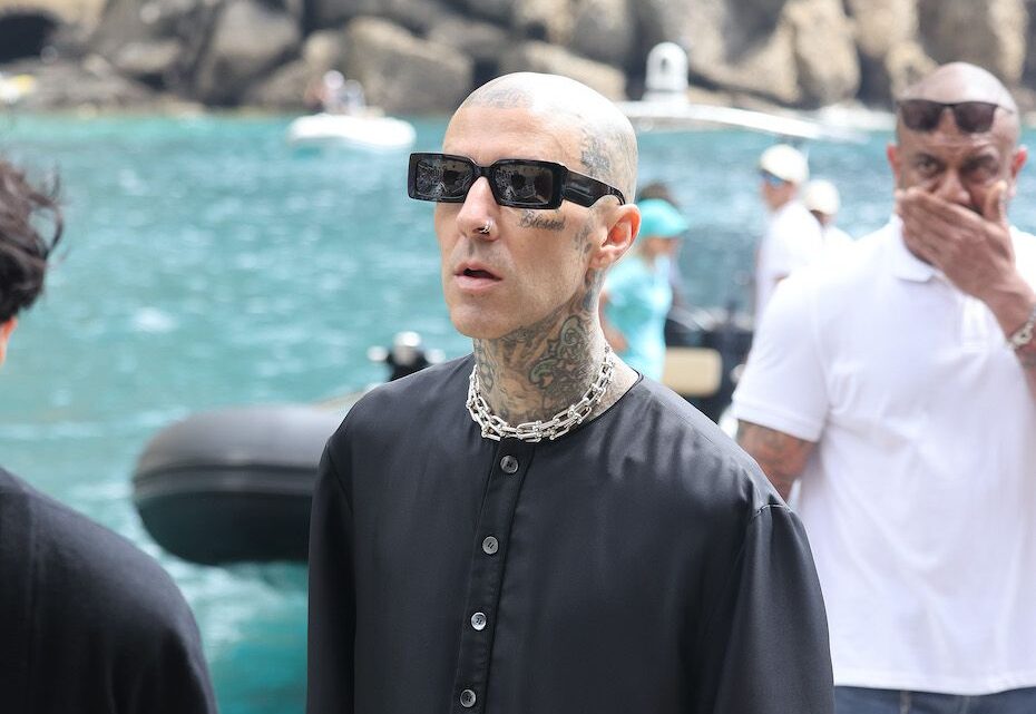 Travis Barker Biography: Net Worth, Songs, Age, Girlfriend, Height, Spouse, Tattoo, Daughter, Kourtney Kardashian, Atiana De La Hoya, Wikipedia Travis Barker Biography: Net Worth, Songs, Age, Girlfriend, Height, Spouse, Tattoo, Daughter, Kourtney Kardashian, Atiana De La Hoya, Wikipedia