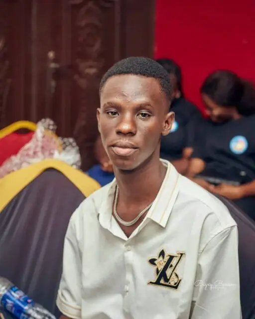 Ebube Emelue Biography: Age, Family, Blog, Net Worth, Wikipedia, Photos, Instagram