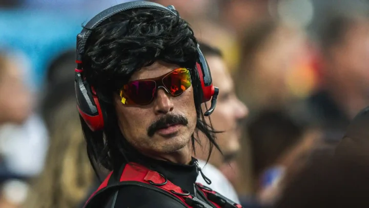 Dr DisRespect Biography: Girlfriend, Height, Wife, Net Worth, Age, YouTube, Real Name, Face, Military, Game, Twitter, Reddit, Boxing, Wikipedia