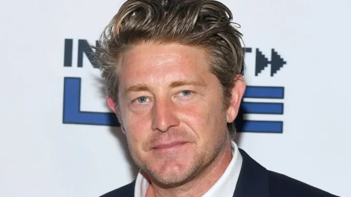 Jason Nash Biography: Age, Married Wife, Net Worth, Height, Movies, TV Shows, Kids, Podcast, Website, Father, House, Wikipedia
