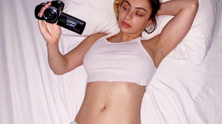 Charli XCX Biography: Boyfriend, Songs, Age, Height, Net Worth, Instagram, Website, Clothes, Albums, Parents, Tour, Wikipedia, Merch