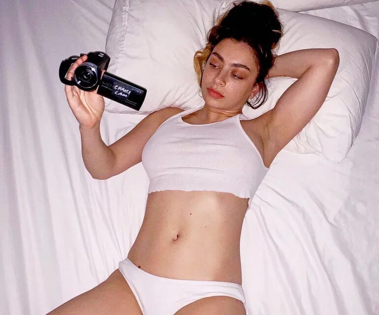 Charli XCX Biography: Boyfriend, Songs, Age, Height, Net Worth, Instagram, Website, Clothes, Albums, Parents, Tour, Wikipedia, Merch Charli XCX Biography: Boyfriend, Songs, Age, Height, Net Worth, Instagram, Website, Clothes, Albums, Parents, Tour, Wikipedia, Merch