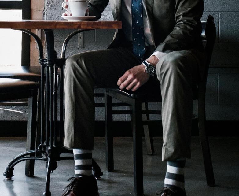 How Men Can Dress to Impress Without Going into the Red How Men Can Dress to Impress Without Going into the Red