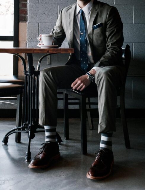 How Men Can Dress to Impress Without Going into the Red How Men Can Dress to Impress Without Going into the Red