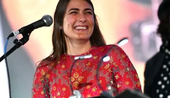 Jade Castrinos Biography: Age, Husband, Instagram, Net Worth, Height, Wikipedia, Father, Songs, Home, Band, Children