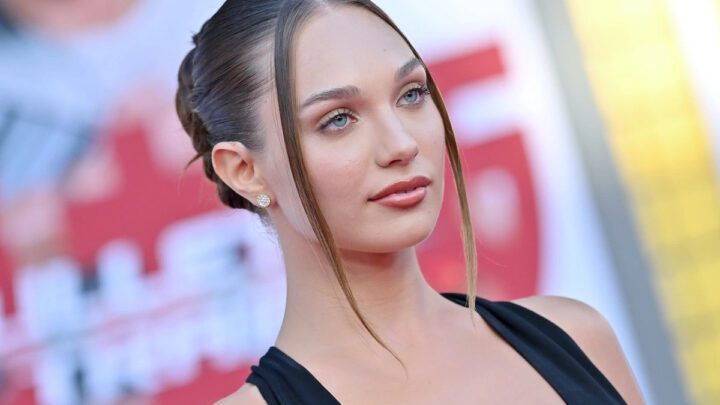 Maddie Ziegler Biography: Net Worth, Height, Age, Movies, Boyfriend, TV Shows, Songs, Instagram, Baby, TikTok, Wikipedia, Sia